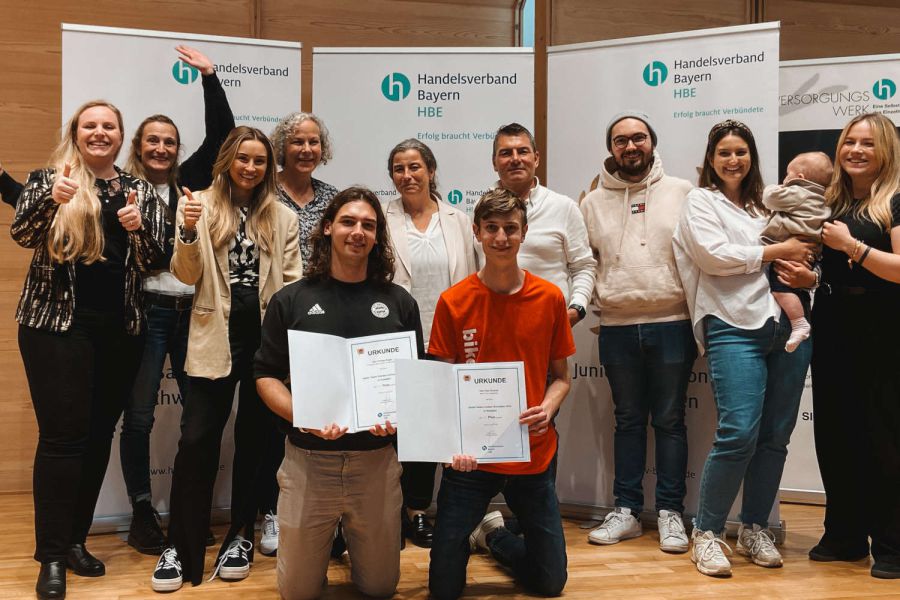 Abbildung 4 JSC Schwaben 2024 mit Platz 1 (Philipp Rieger, FC Bayern Fanshop) und 3 (Paul Scharpf, bike n fun)